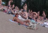 Click to view big image sexybiki.com_voyeur-at-nudistbeach-fkk-12317937921116853471.jpg
